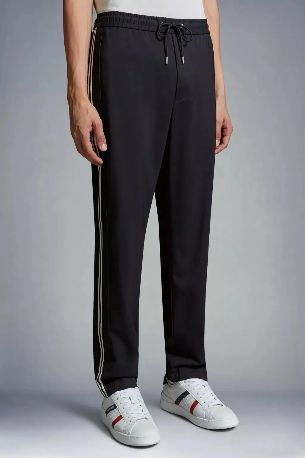 Moncler - Pantalon bleu nuit en gabardine et laine