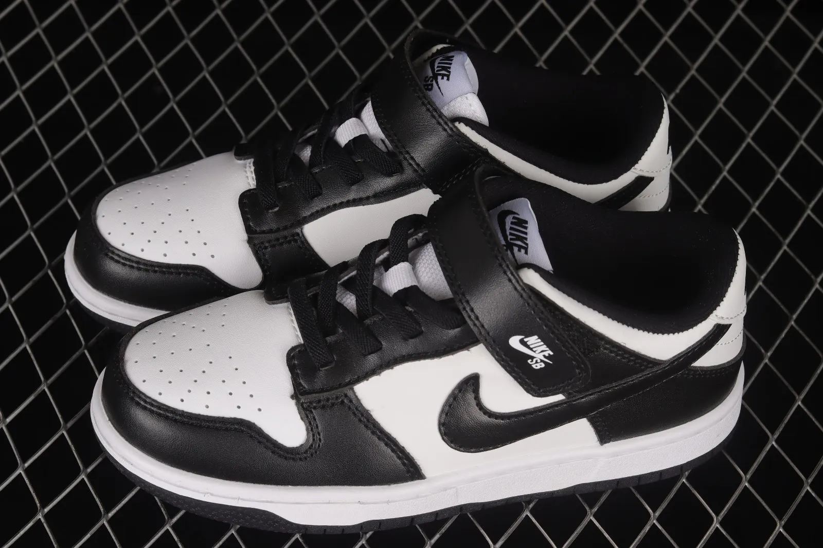 Nike SB Dunk Low Pro Black White Kids Shoes CW1590-105