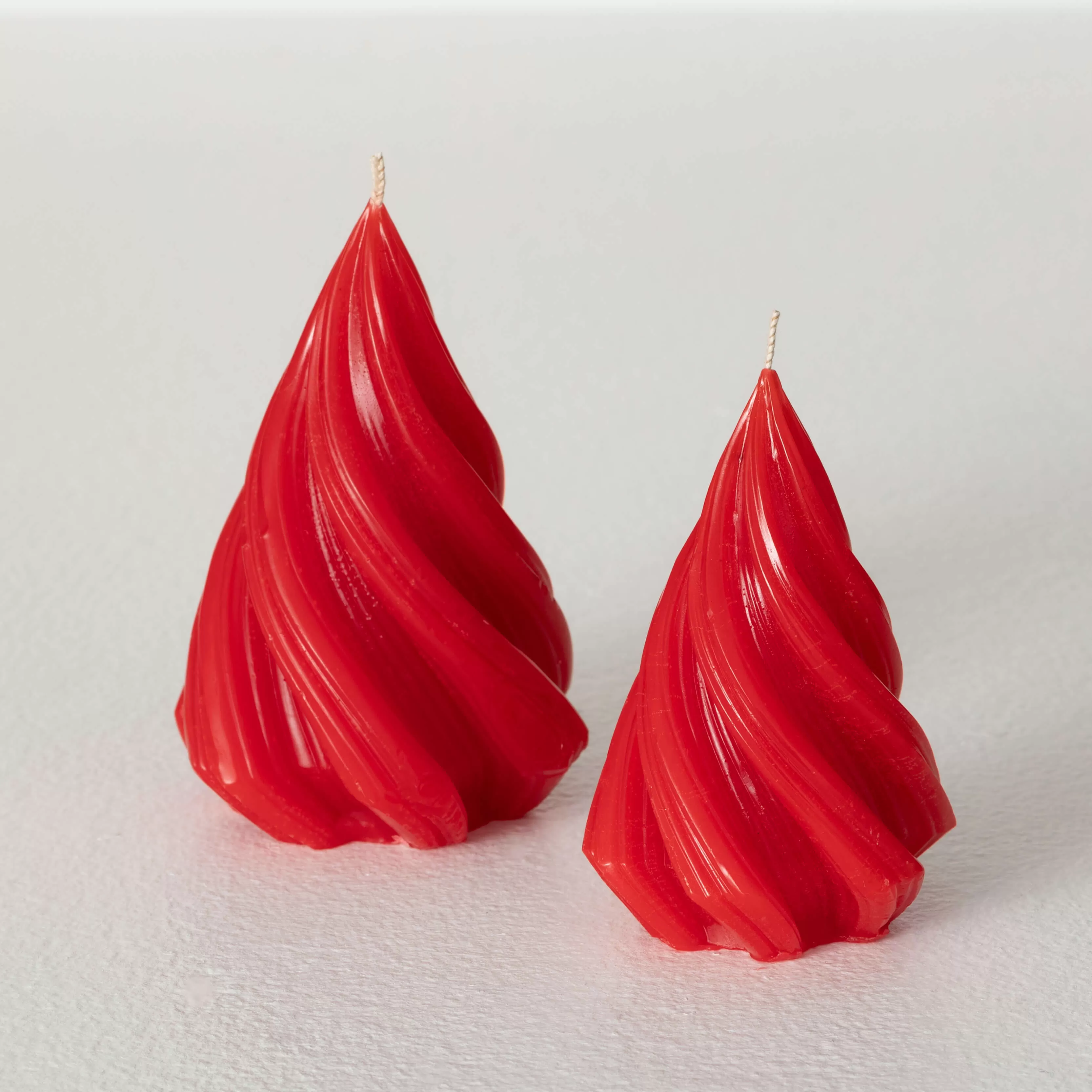 Red Christmas Tree Candle Set