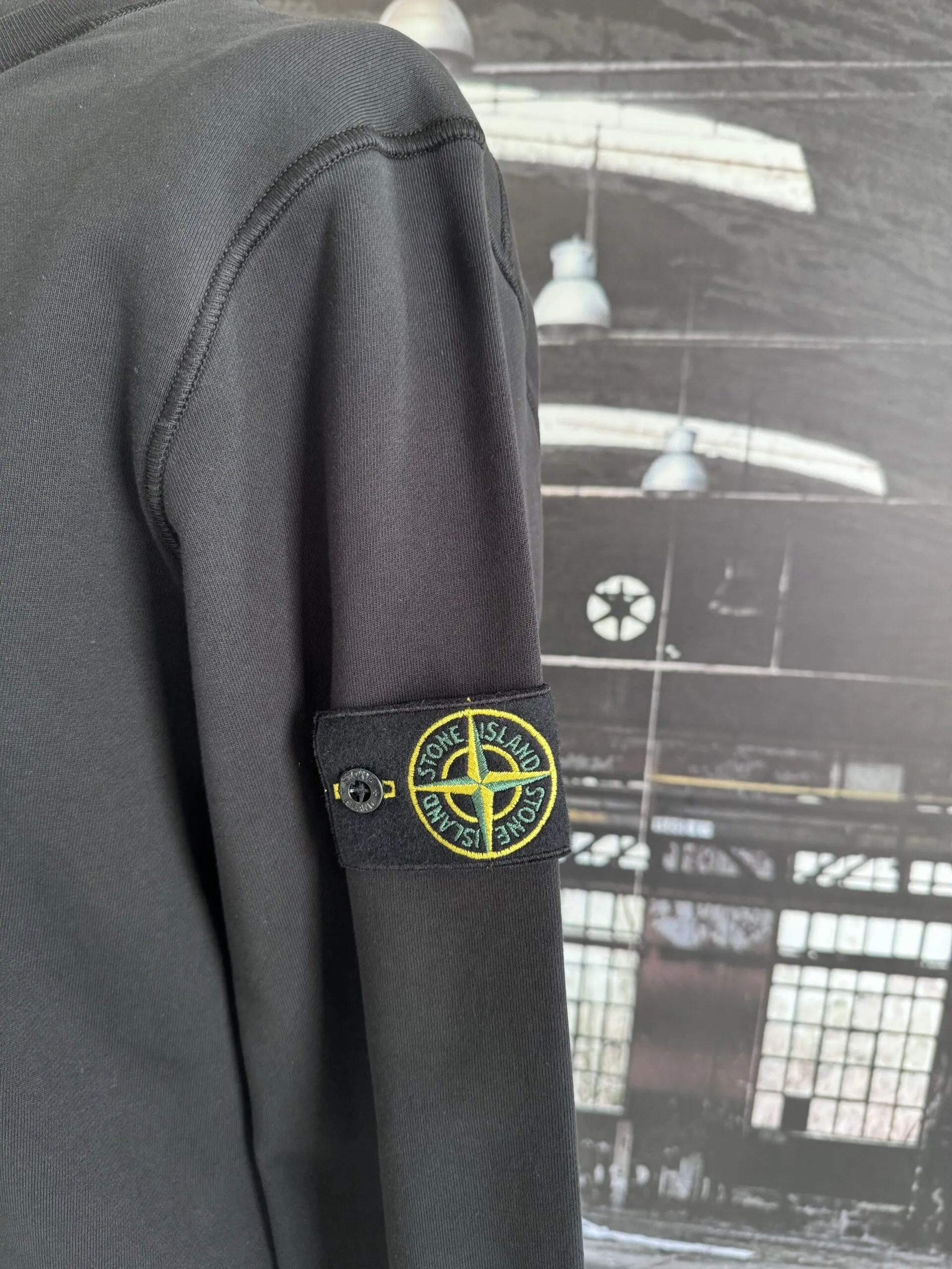 STONE ISLAND CREWNECK SWEATSHIRT